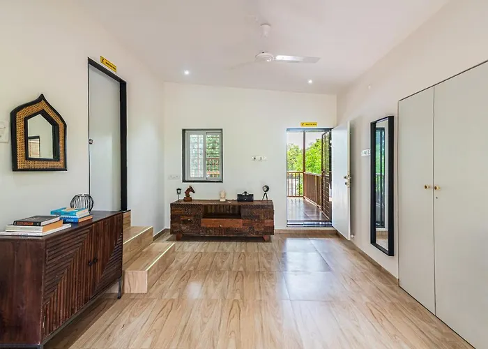 Saffronstays Vyom Farms - 2Br Pool Villa With Orchards, Bathtub, Lawns & Mountain Sunrise Views, Elder-Friendly Stay Karjat