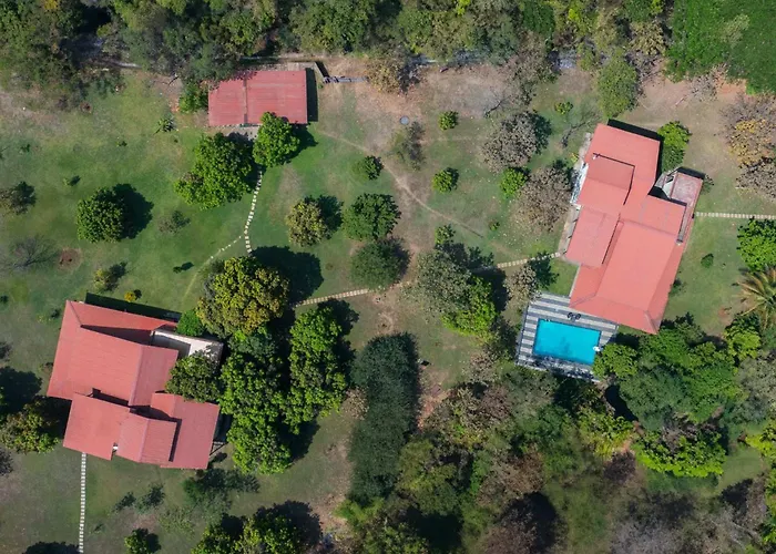 Corfu & Crete By Stayvista - Mountain-View Villa With Pool And Activities Karjat
